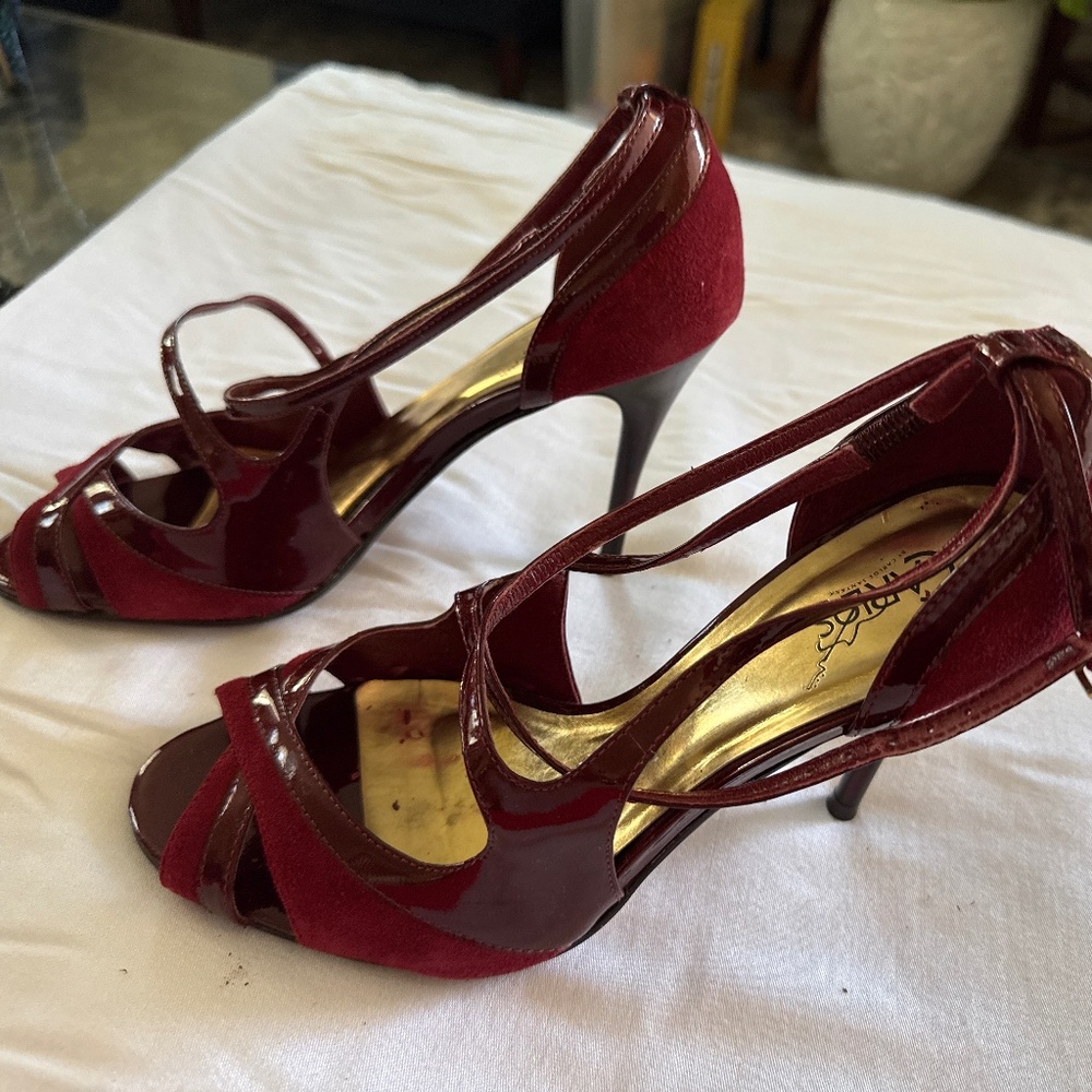 Shoes - Picture 3 of 4